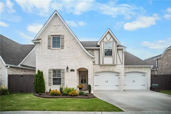 139 N Hawkstone Drive, Fayetteville, AR 72704