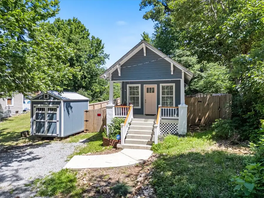 209 W Tahlequah Street, Siloam Springs, AR 72761 - #2