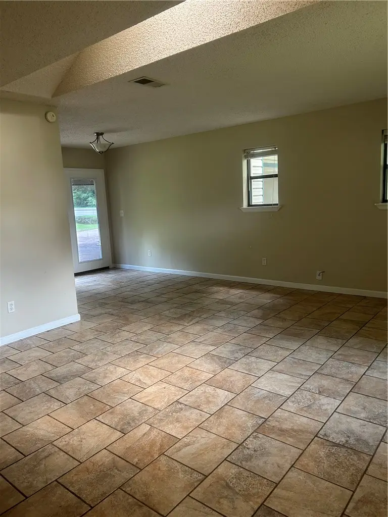 1341 S Tampa Avenue, Russellville, AR 72802 - #2