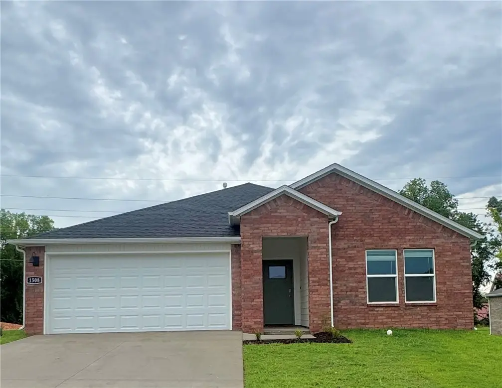 564 Nevada Street, Farmington, AR 72730 - #1