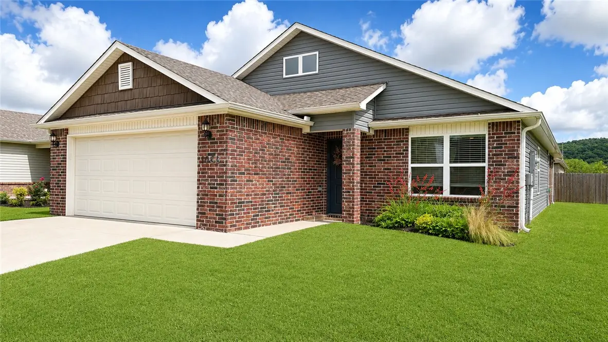 1066 E Sparrow Circle, Fayetteville, AR 72701 - #1