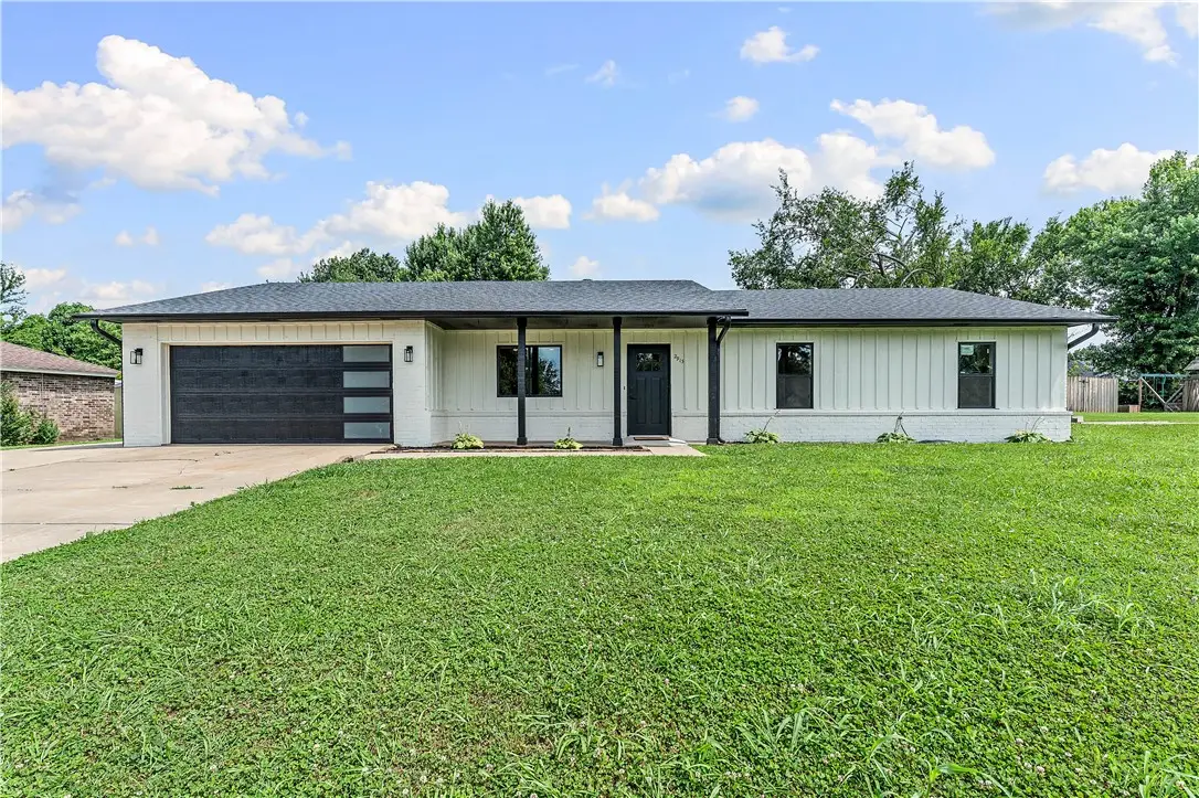 2913 Parkwood Drive, Rogers, AR 72756 - #1