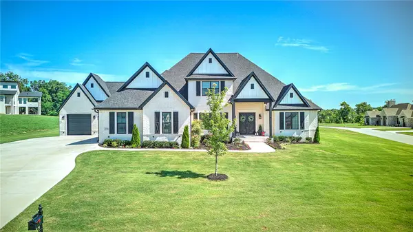 2702 NE Waterfall Avenue, Bentonville, AR 72712