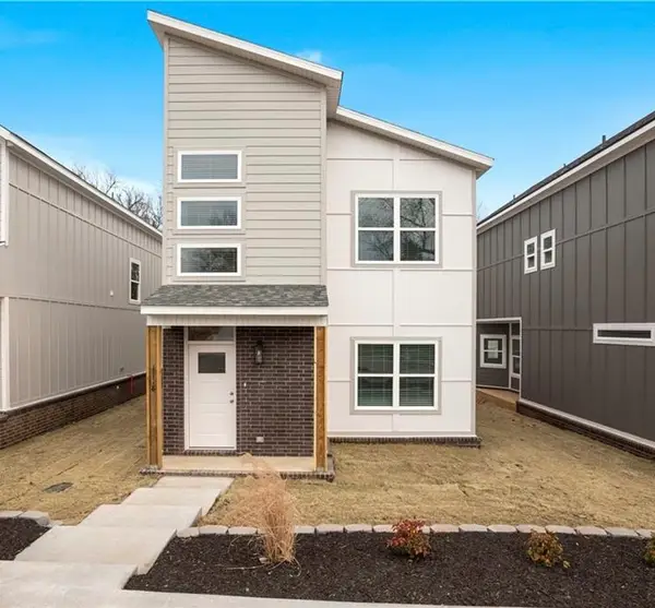 1118 S Dunn Avenue, Fayetteville, AR 72701