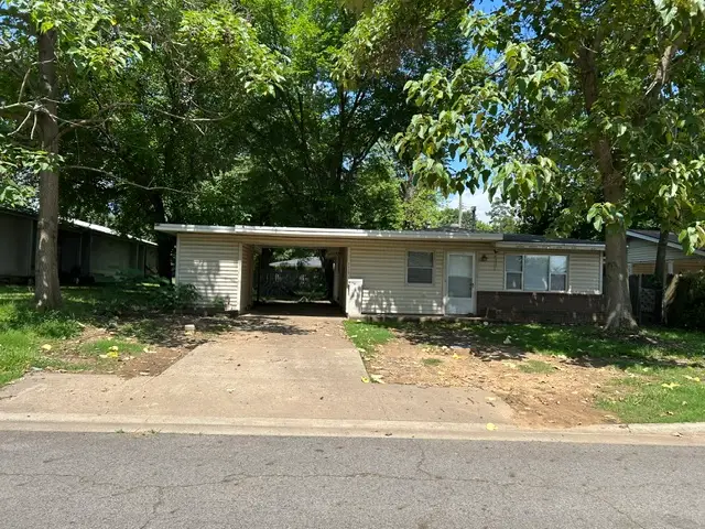 1710 S Detroit Avenue, Russellville, AR 72801 - #2