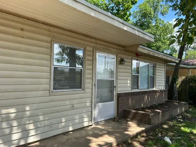 1710 S Detroit Avenue, Russellville, AR 72801 - #3