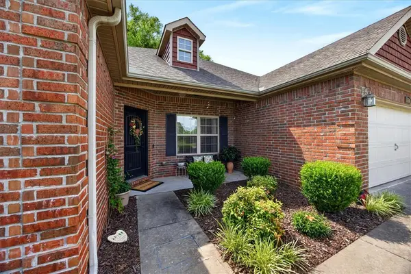 11756 Club House Parkway, Farmington, AR 72730