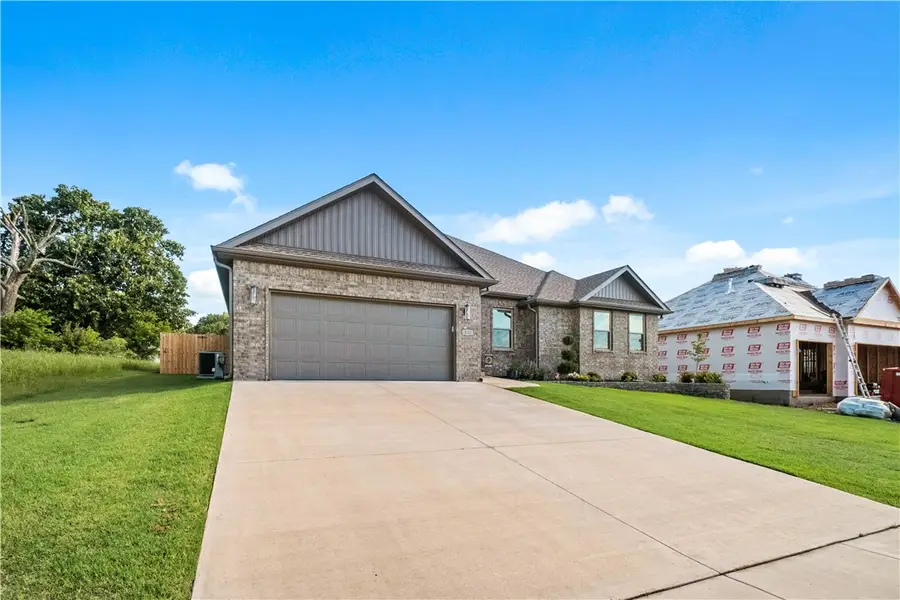 832 Buchanan Street, Prairie Grove, AR 72753 - #3