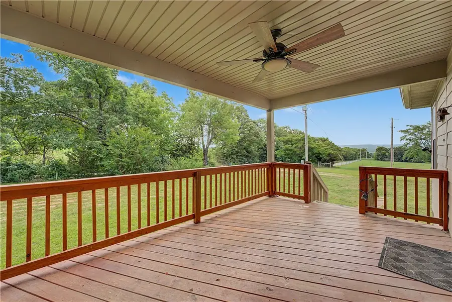 15583 S Applehill Road, Prairie Grove, AR 72753 - #2