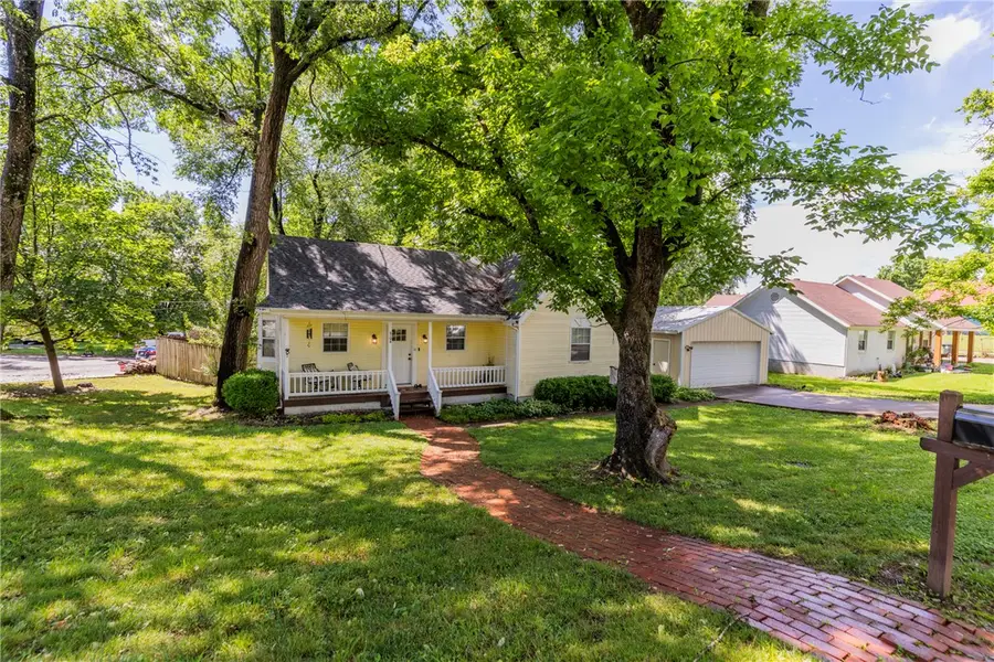 304 Phillips Street, Berryville, AR 72616 - #2