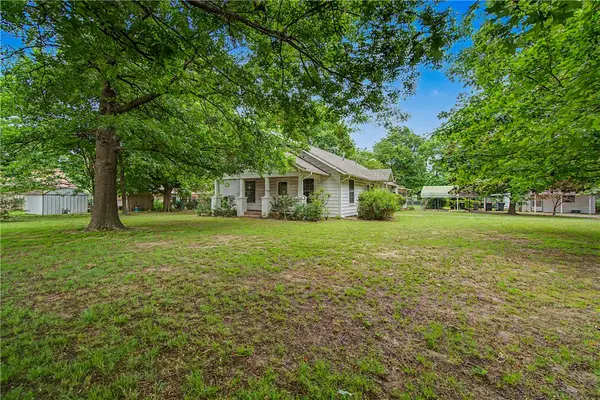 1405 N 40th Street, Springdale, AR 72762