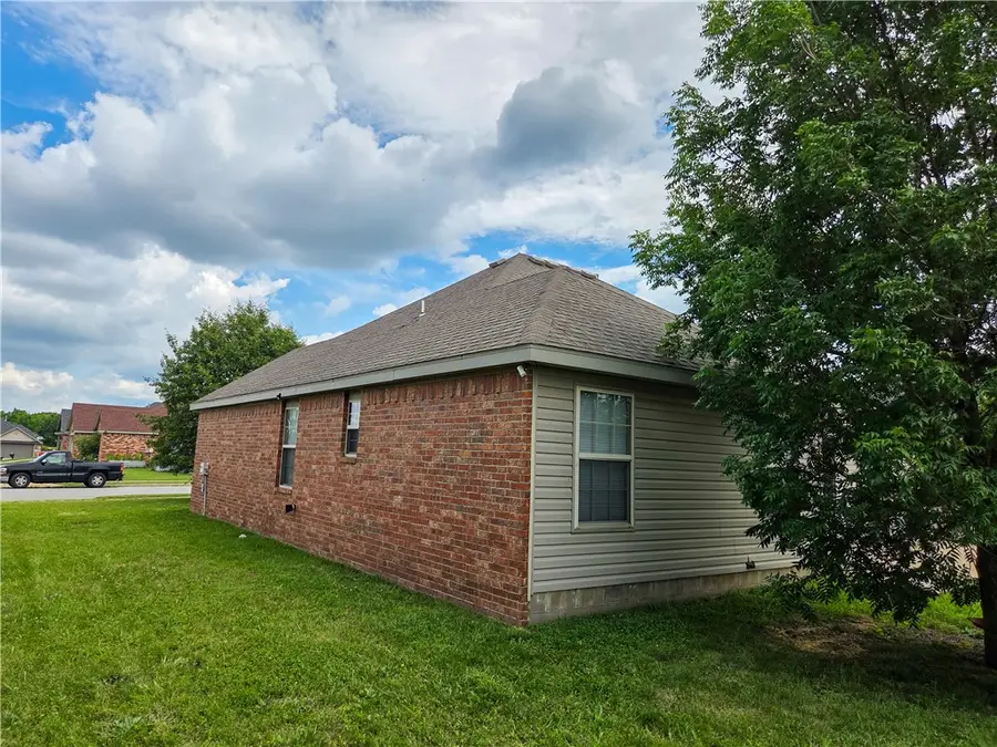 652 Riley Lane, Springdale, AR 72764 - #3