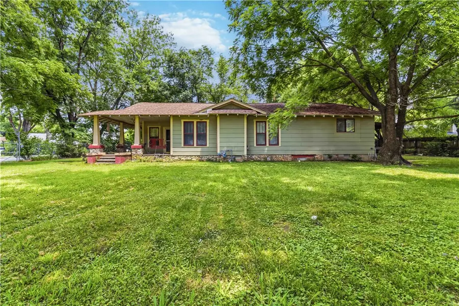 305 Ewalt Avenue, Springdale, AR 72764 - #3