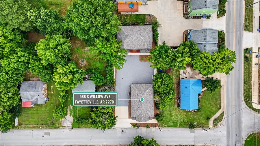 588 S Willow Avenue #2, Fayetteville, AR 72701 - #3