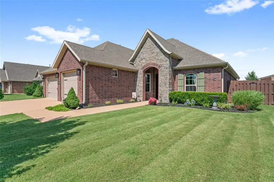 5909 S 66th Street, Cave Springs, AR 72718 - #3