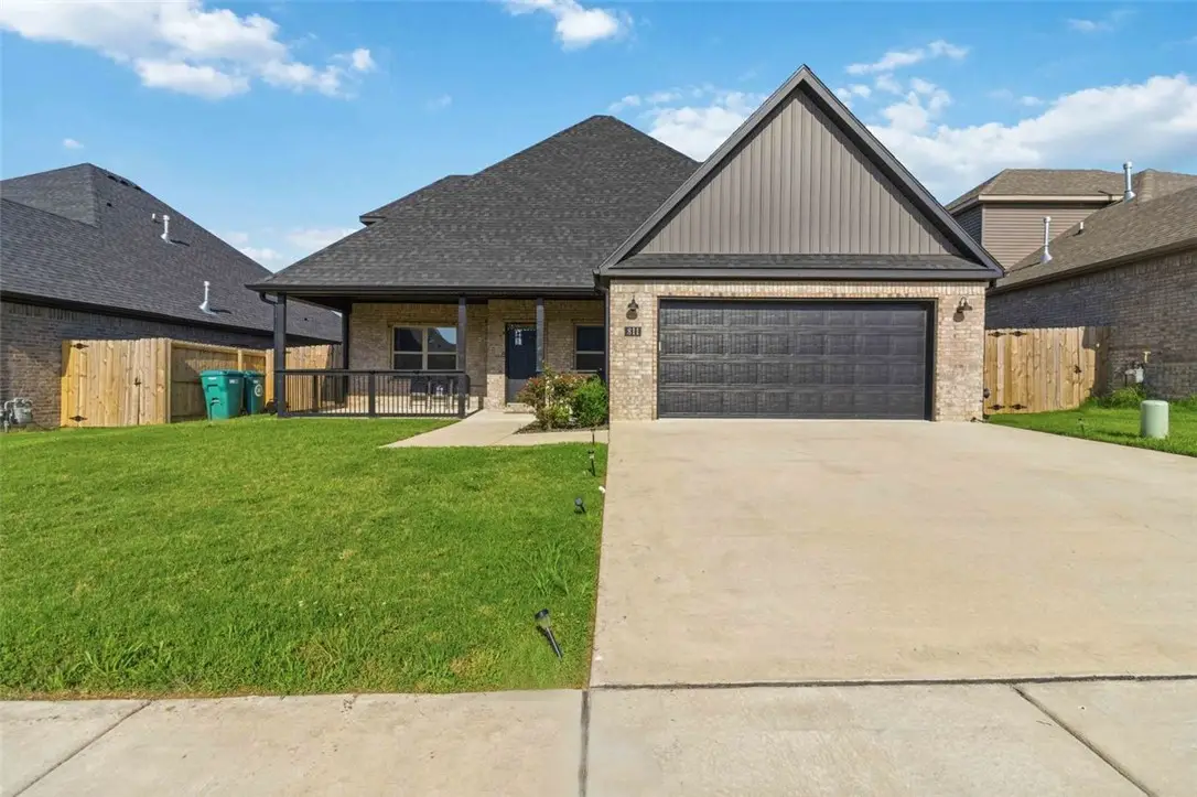 811 Ann Place, Centerton, AR 72719 - #1