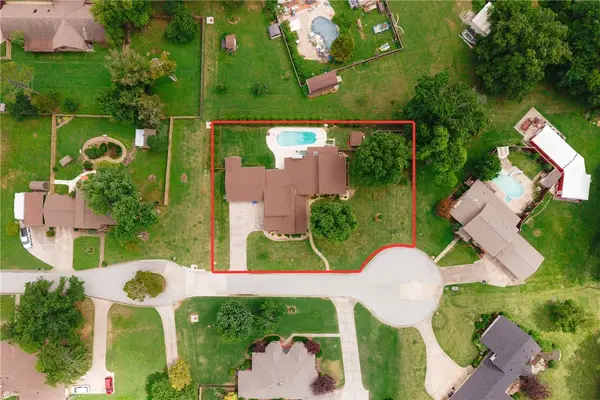 4603 W Centre Court, Rogers, AR 72758