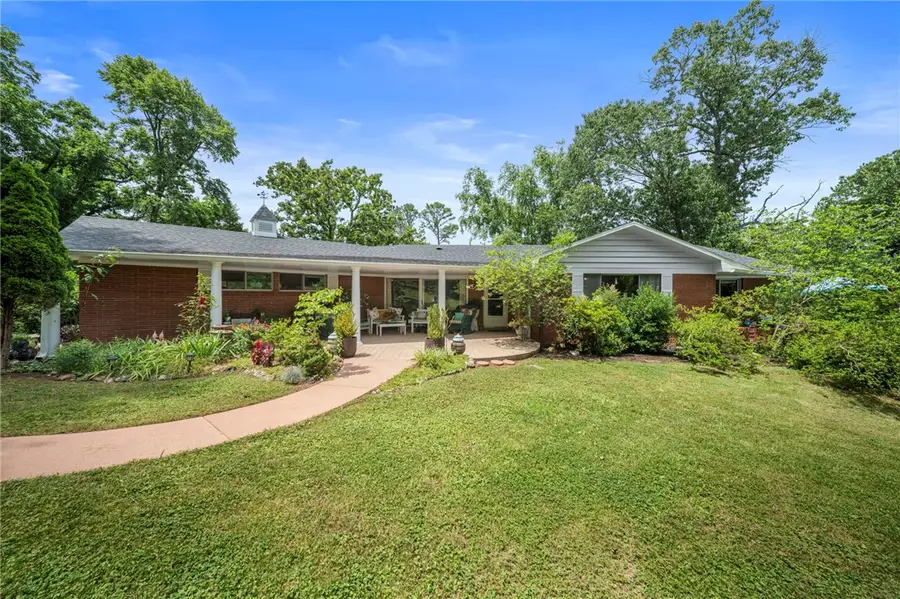507 E Walnut Street, Rogers, AR 72756 - #2
