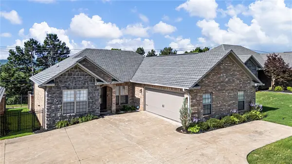 31 Village Court, Russellville, AR 72802