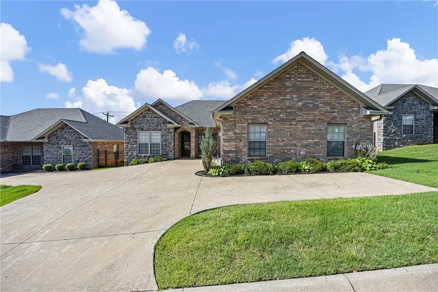 31 Village Court, Russellville, AR 72802 - #3