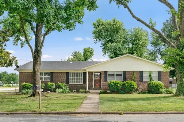 2406 SE 15th Street, Bentonville, AR 72712