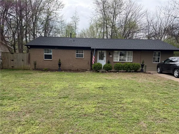2405 Dogwood Place, Springdale, AR 72762