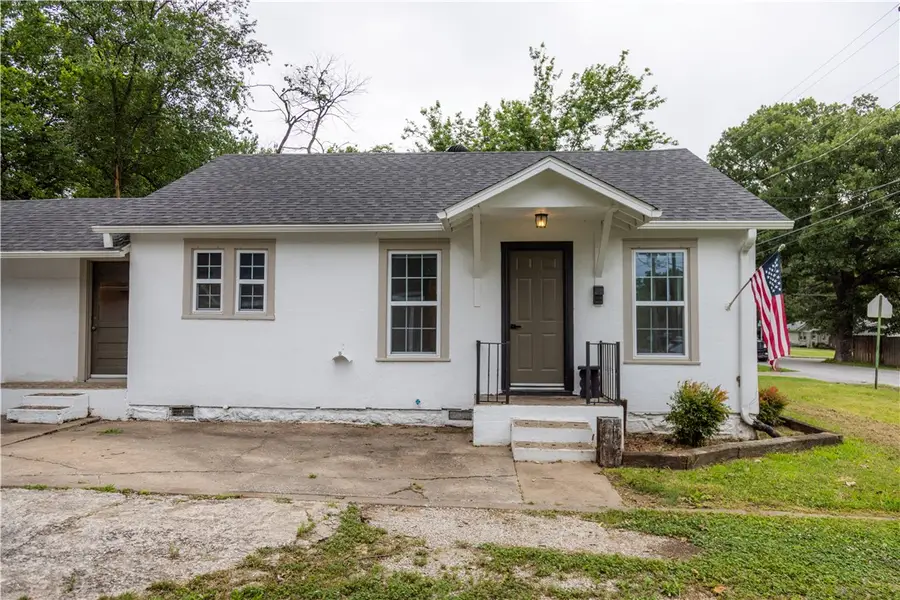 810 W Elgin Street, Siloam Springs, AR 72761 - #3