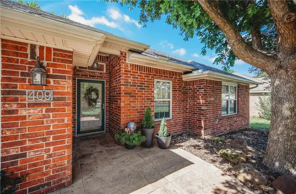 409 Ridgemont Avenue, Lowell, AR 72745