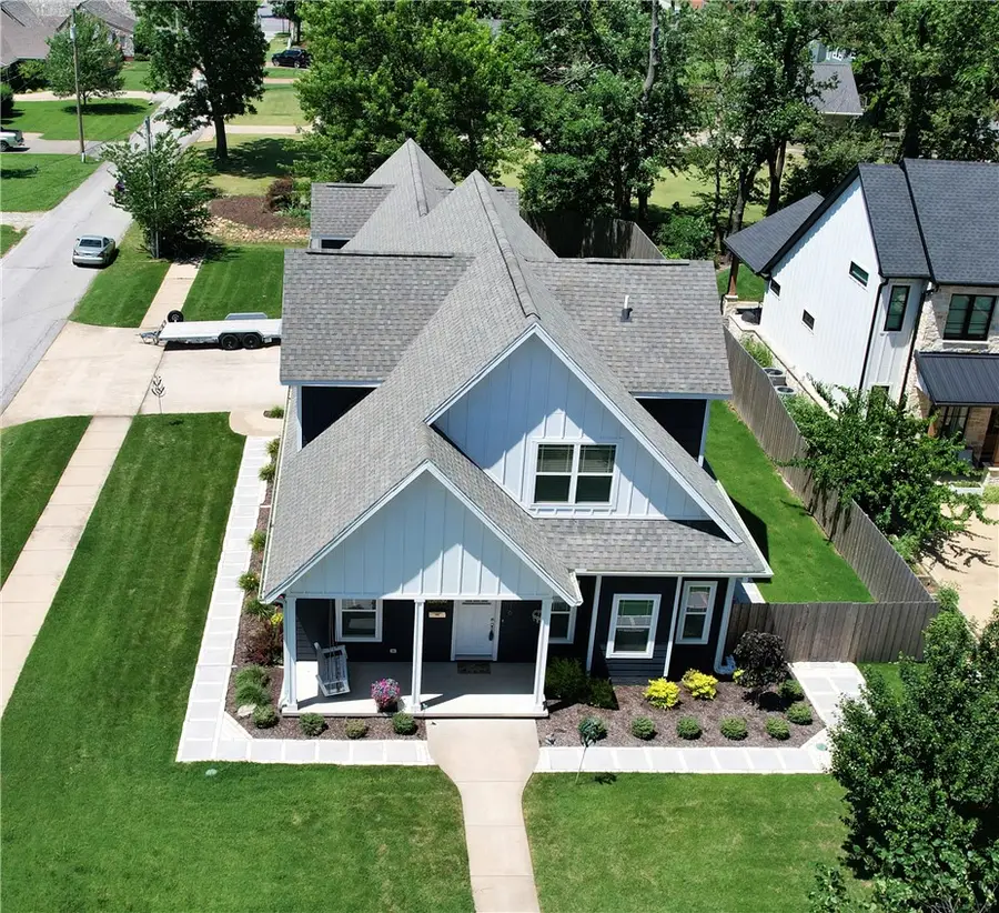 616 2nd Street, Bentonville, AR 72712 - #3
