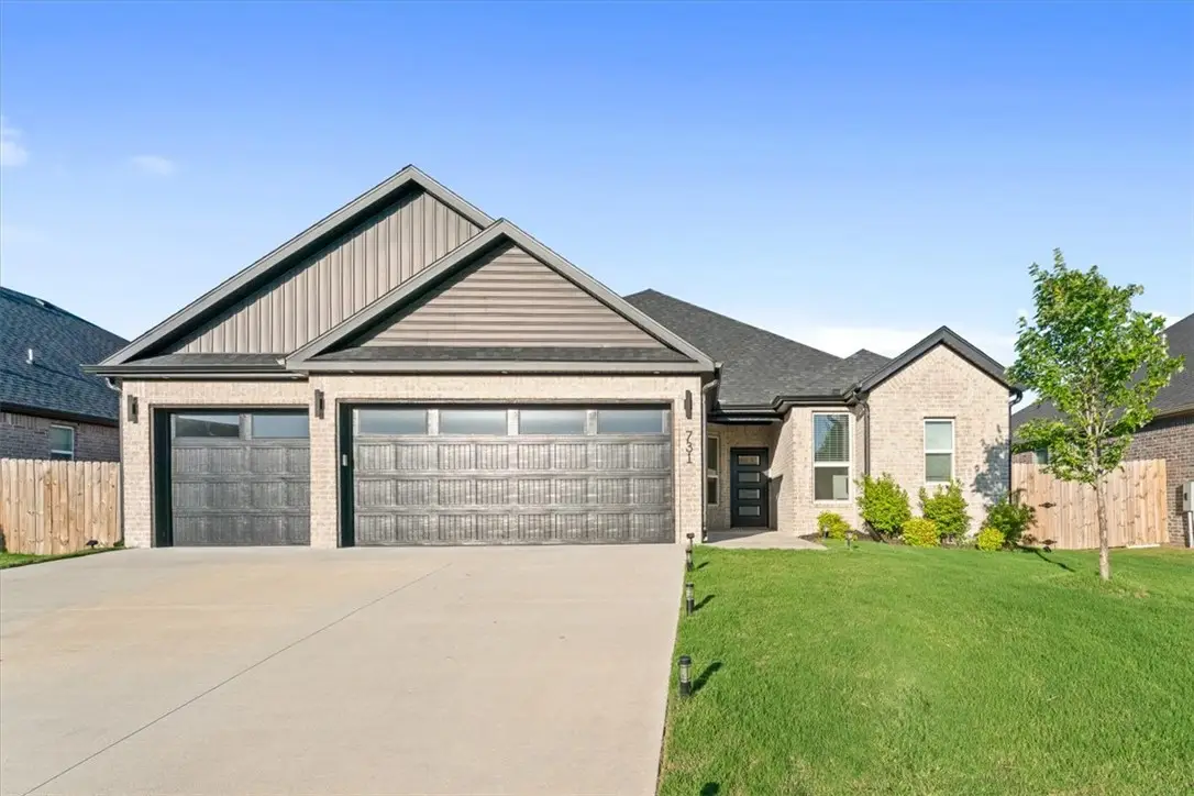 731 Dillon Street, Bentonville, AR 72713 - #1