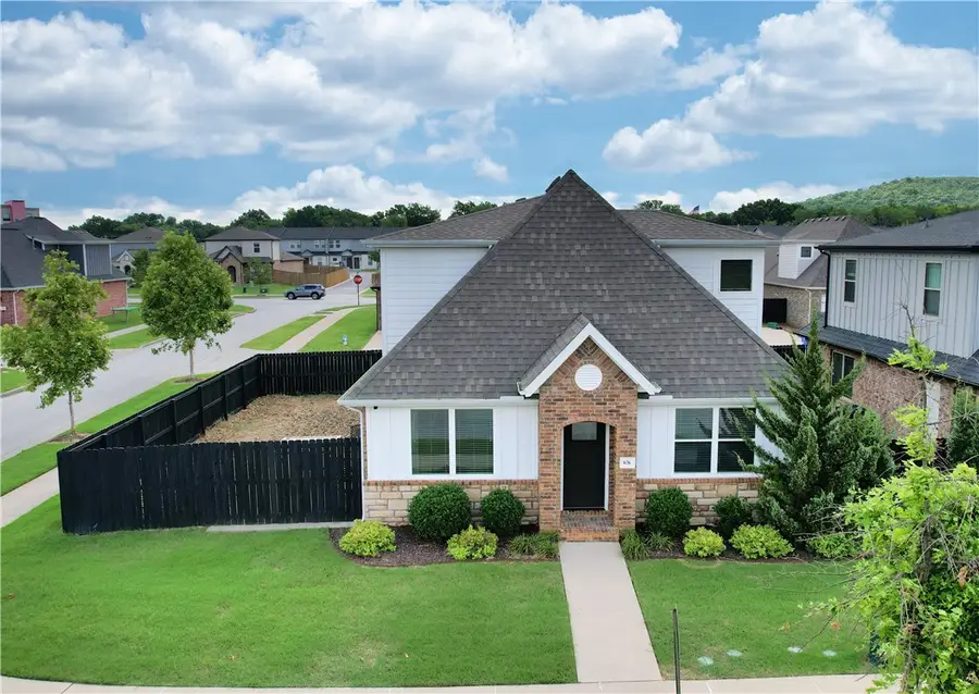 676 N Malbec Road, Fayetteville, AR 72704 - #2