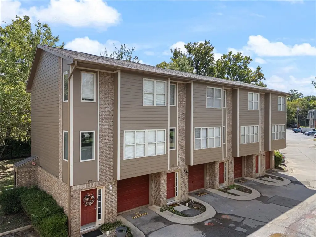 1844 N Scull Creek Drive, Fayetteville, AR 72703 - #1