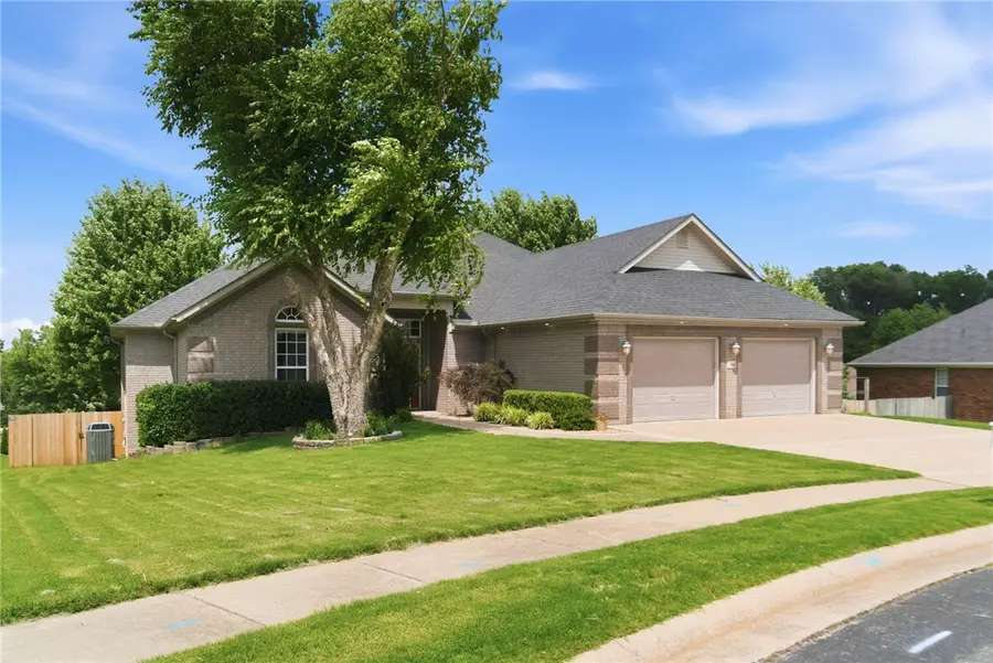 304 SW Duke Avenue, Bentonville, AR 72712 - #2