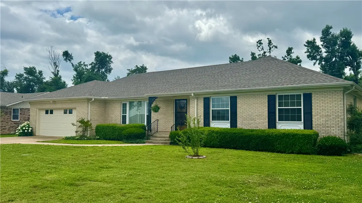 1018 W Holly Street, Rogers, AR 72756 - #1
