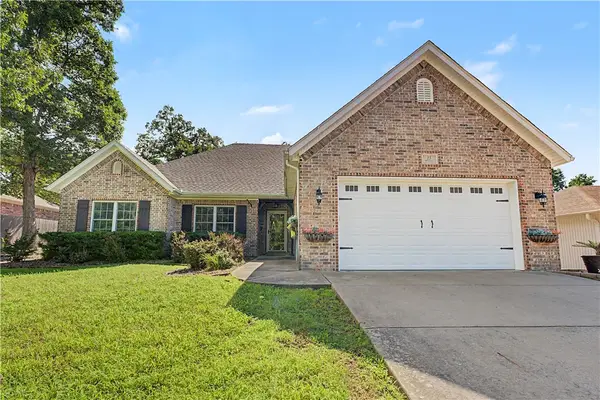 15 Thackery Lane, Bella Vista, AR 72714