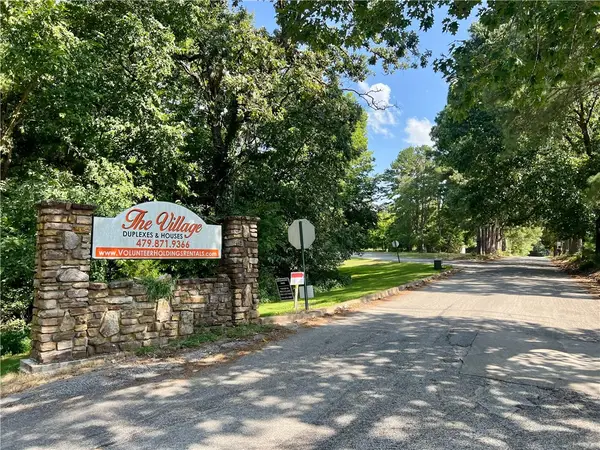 17881 E Village Road, Springdale, AR 72764