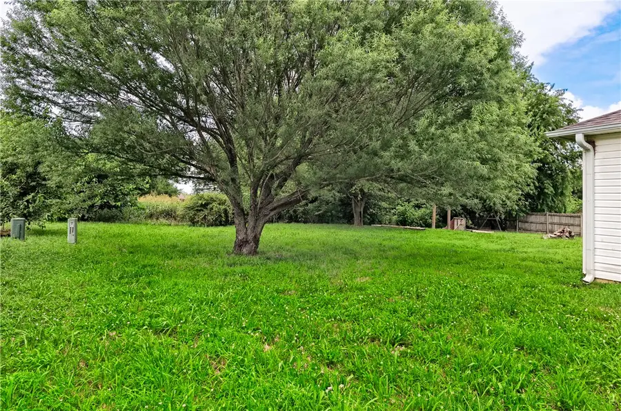 2526 N Harvey Wakefield Avenue, Pea Ridge, AR 72751 - #3