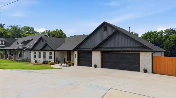 1045 W Garland Street, Siloam Springs, AR 72761