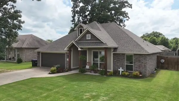 200 Honeysuckle Street, Alma, AR 72921