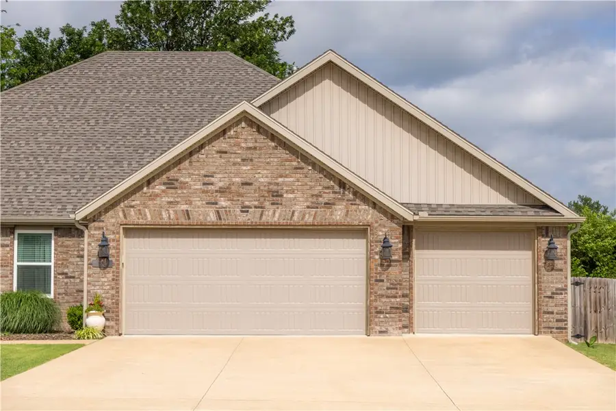 2304 Carl Street, Siloam Springs, AR 72761 - #3