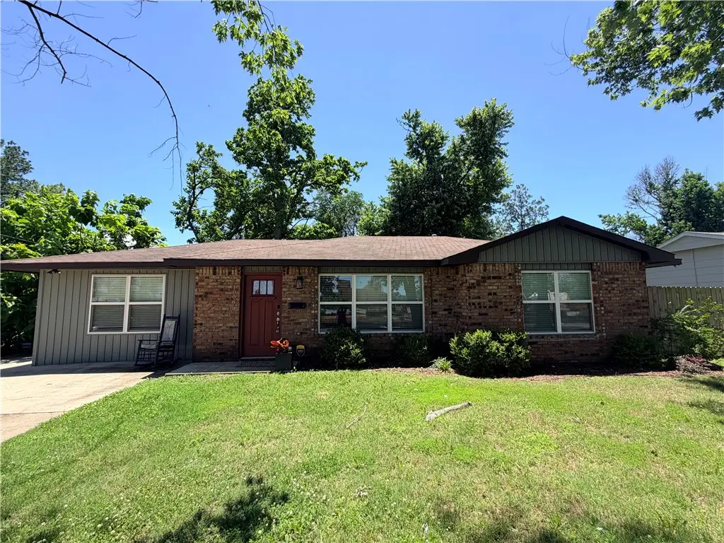 1006 SE 4th Street, Bentonville, AR 72712 - #1