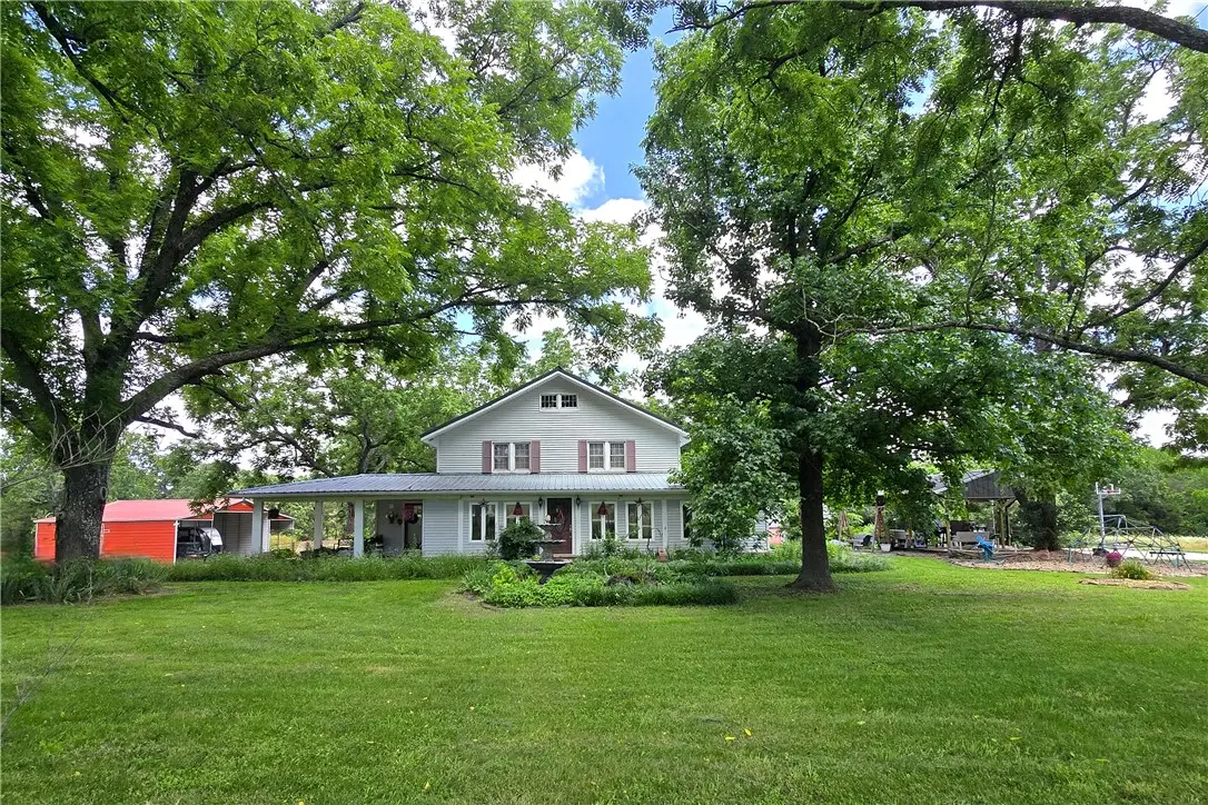 696 Highway 21 N, Berryville, AR 72616 - #1