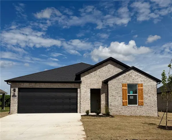 1031 Thornwood Place, Bentonville, AR 72713