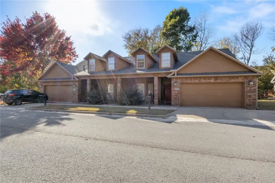 519-521 S Pierremont Drive, Fayetteville, AR 72701 - #2