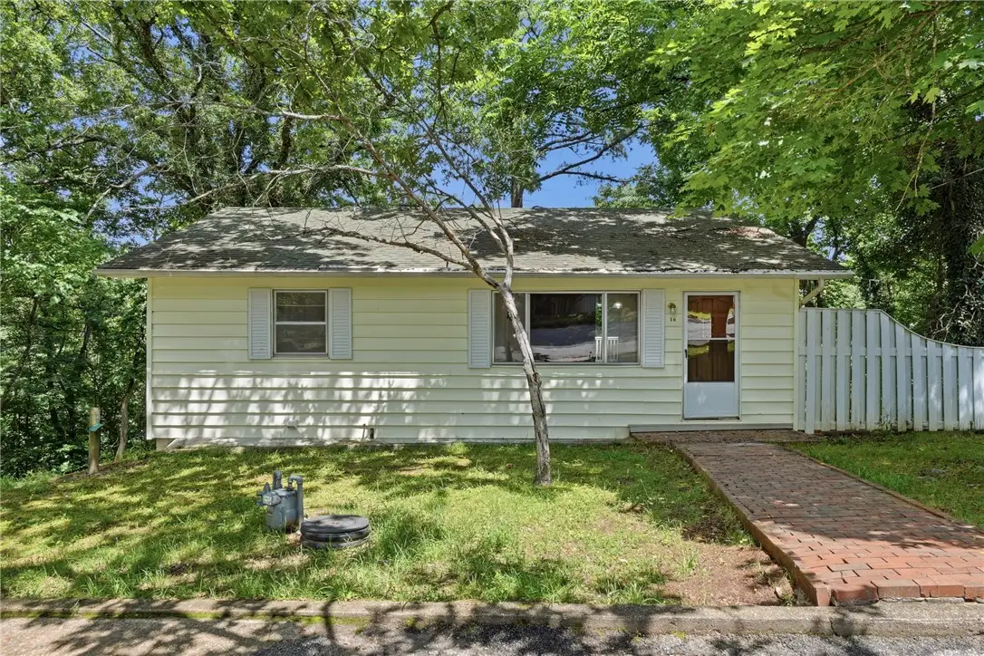 16 College Street, Eureka Springs, AR 72632 - #1