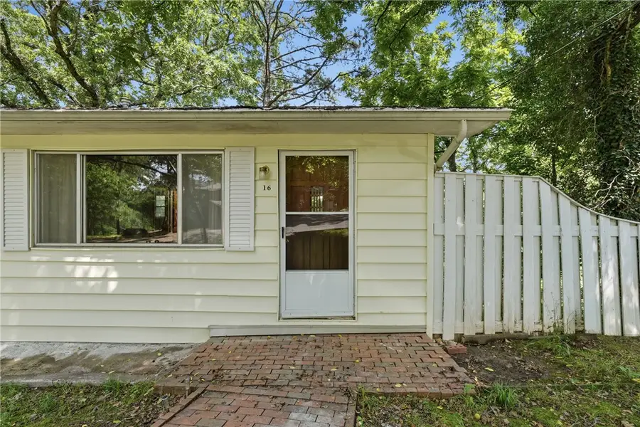 16 College Street, Eureka Springs, AR 72632 - #3