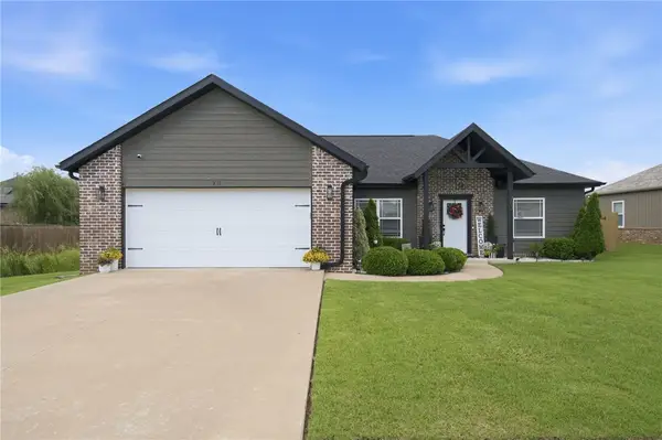 703 W Teri Drive, Siloam Springs, AR 72761