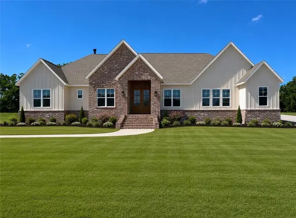 5386 E Three Daughters Landing, Fayetteville, AR 72701