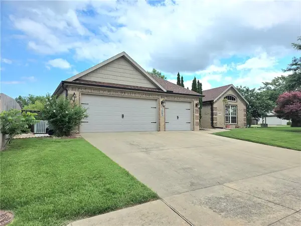 3005 N 15th Place, Rogers, AR 72756