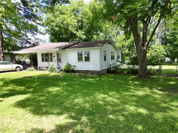 1405 S El Paso Avenue, Russellville, AR 72801